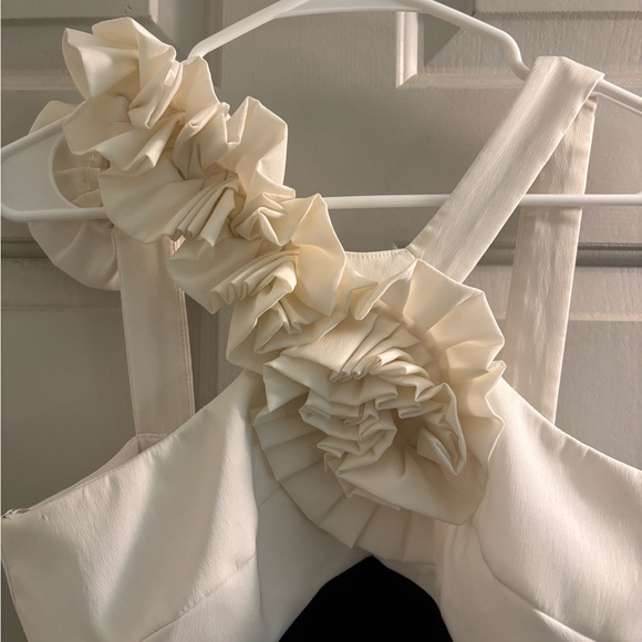 Joseph Ribkoff Elegant Black & White Ruffle Halter Dress sz 8 LBD - Picture 3 of 9